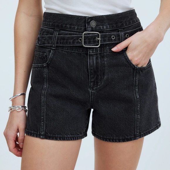 Madewell The '90s Jean Short in Caspar Wash: Belted Edition - Picture 2 of 11